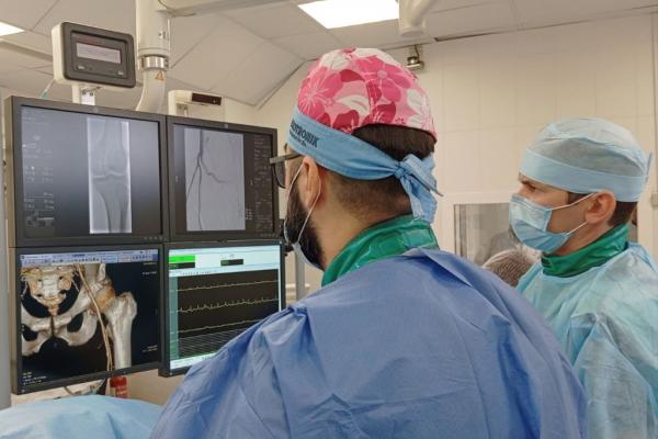 В Городской больнице Каменска-Уральского внедрили технологию «бурения» кальцинированных бляшек в сосудах нижних конечностей