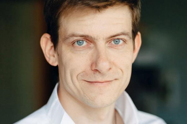 Чеховский режиссёр — на балконе