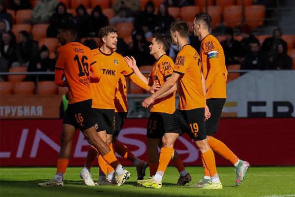 Синарские трубники болеют за футбольный клуб «Урал»