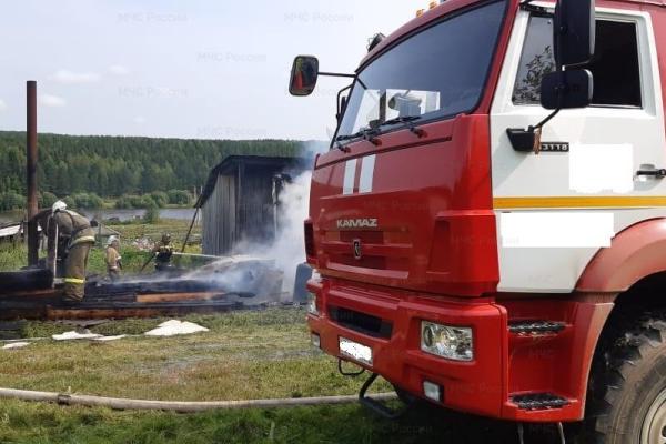 Сегодня днем на пожаре в деревне Брод пострадал человек