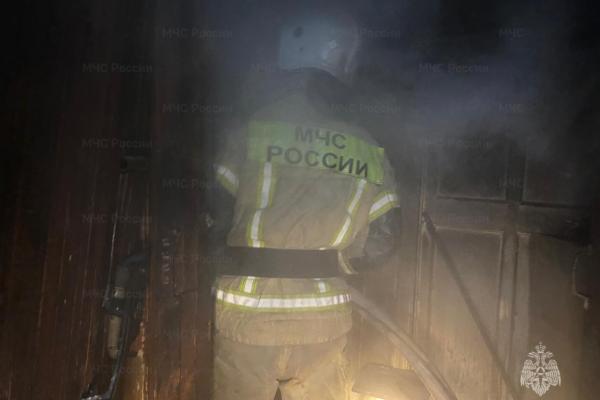 Сегодня утром в Каменске-Уральском горела квартира в пятиэтажном жилом доме