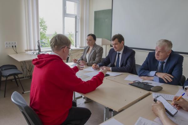Выпускников ВУЗа будут ждать на СинТЗ