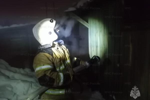 Сегодня утром горел дом по улице Советской в Каменском муниципальном округе