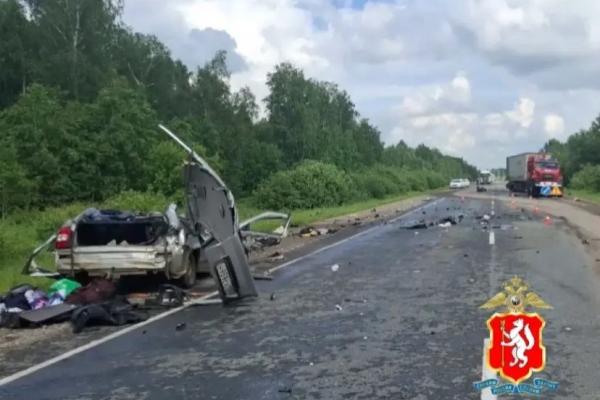 Один человек погиб и трое госпитализированы в тяжёлом состоянии в результате ДТП под Каменском-Уральским