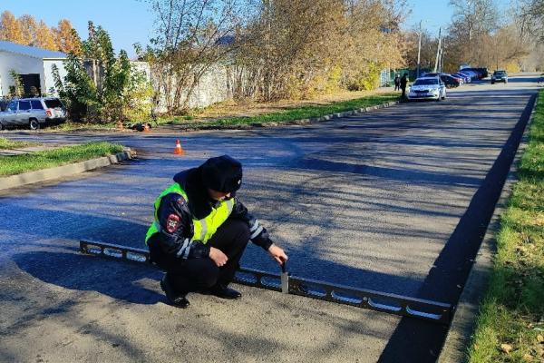 В Каменске-Уральском подросток получил травмы и доставлен в больницу в результате ДТП электросамоката и автомобиля