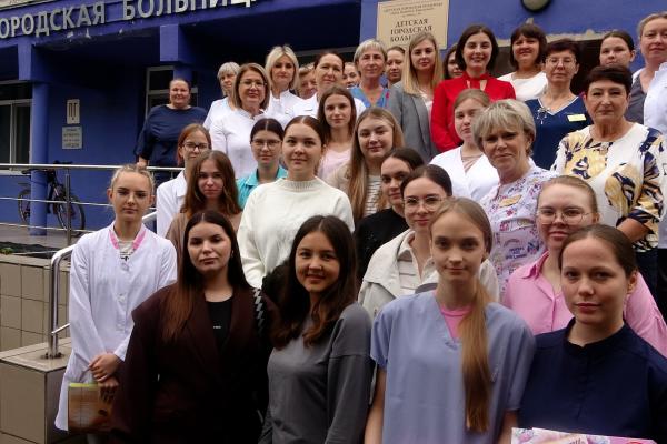 В Детской больнице Каменска-Уральского прошло посвящение в профессию