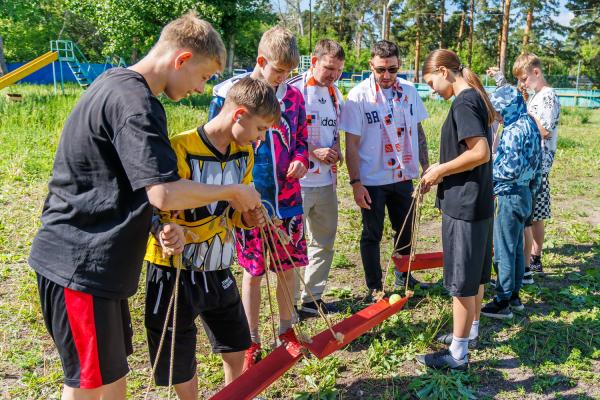 Синарские трубники с драйвом отметили День защиты детей