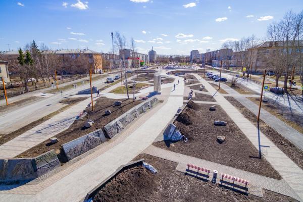 По факту издевательств подростков над мужчиной на бульваре Парижской коммуны начали расследование