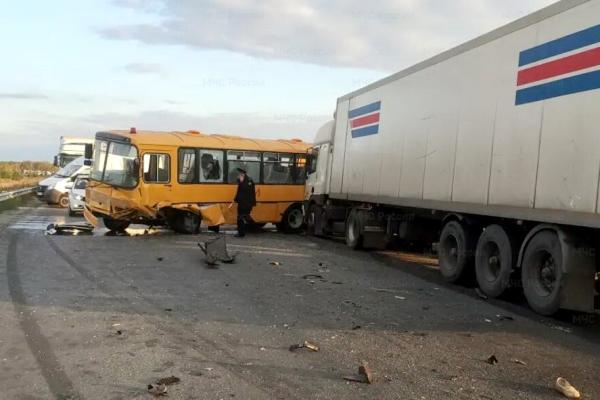 Три человека погибли в ДТП с участием автобуса вблизи села Барабановское