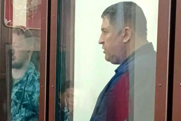 Начальника УГХ Каменска-Уральского Якова Барбицкого и предпринимателя Валерия Гильманова оставили под арестом