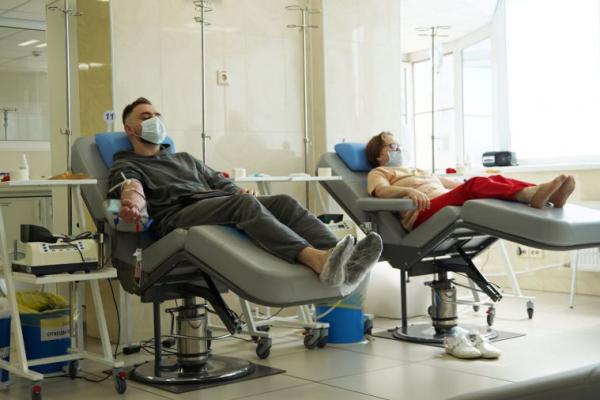 В Свердловской области донорам крови на треть увеличили пособие