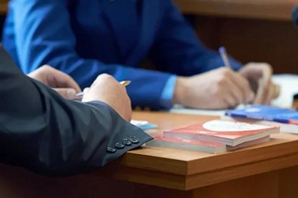 Предпринимателя из Каменска-Уральского обвиняют незаконном обороте табачной продукции на сумму более чем 2 миллиона рублей