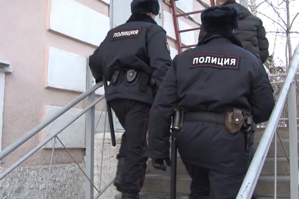 В селе под Каменском-Уральским задержали мужчину, который пытался изнасиловать дочь