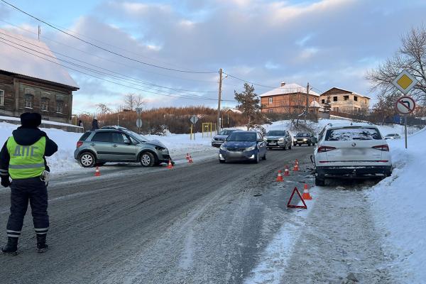 Два ребенка пострадали в результате ДТП в Каменске-Уральском