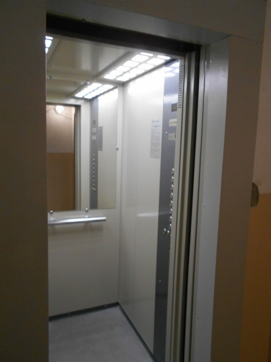 В многоэтажке на Суворова, 31 обновили лифт